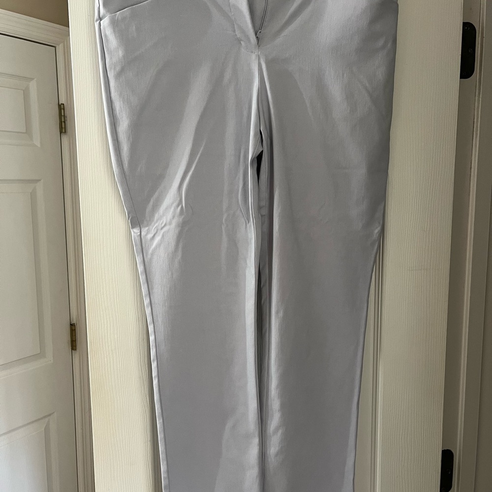 Women’s gray crop pants